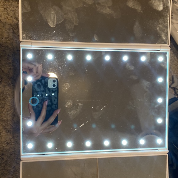 LED Mirror - Picture 4 of 4